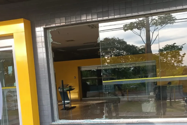 Polícia descobre furto a banco e flagra quadrilha dois suspeitos