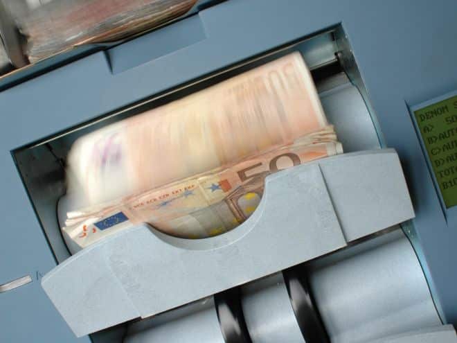 Hackers fazem caixas automáticos ‘cuspirem’ dinheiro na Europa