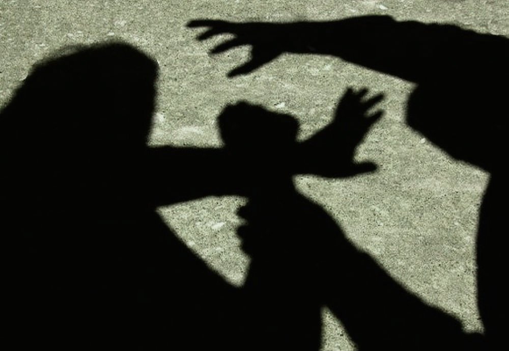 Homem contrata meninos de 9 e 12 anos para aterrar casa e os estupra em Pontes e Lacerda