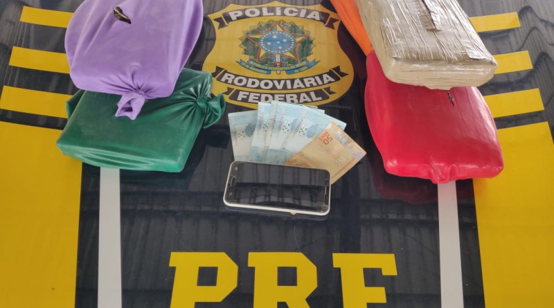 PRF prende passageira com maconha em Pontes e Lacerda