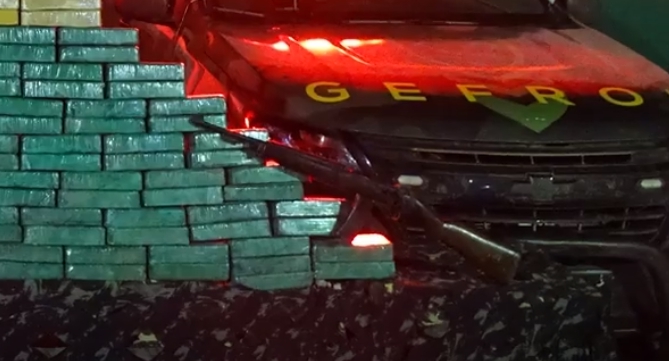 Cinco traficantes morrem em confronto com Gefron; 170kg de drogas e armas foram apreendidos