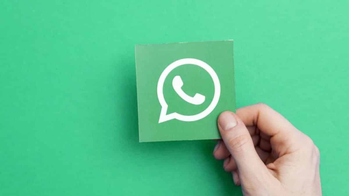 Como escutar mensagens de voz no WhatsApp Web sem que ninguém saiba