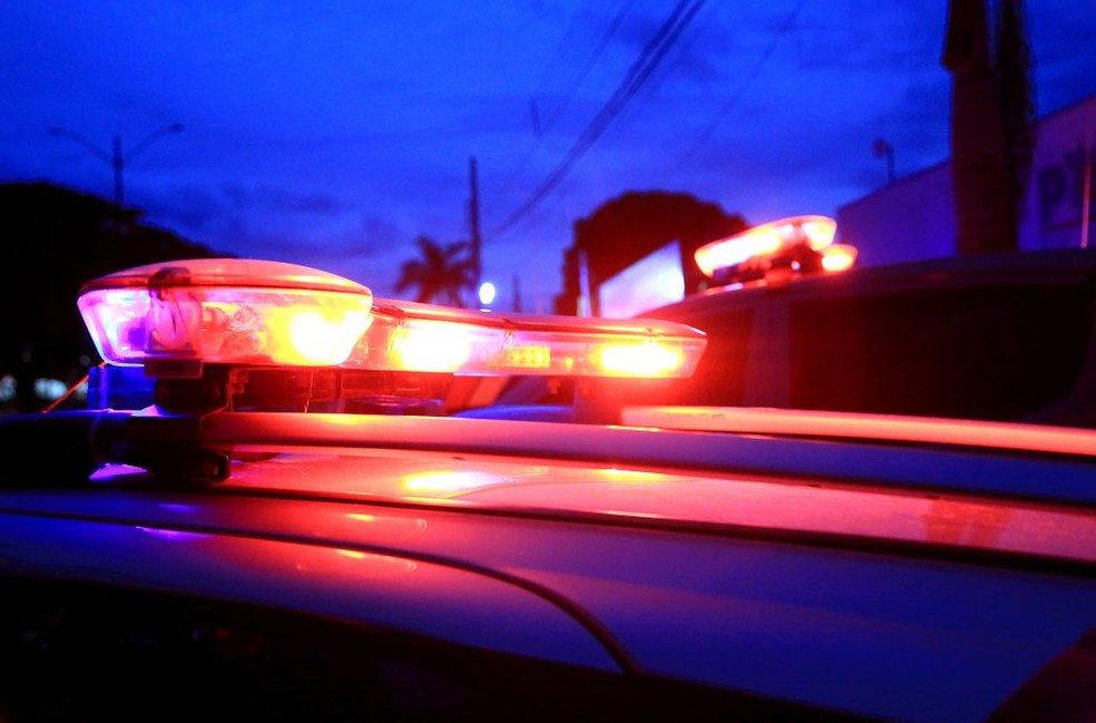 Casal é preso fazendo sexo na porta de uma igreja em Quatro Marcos
