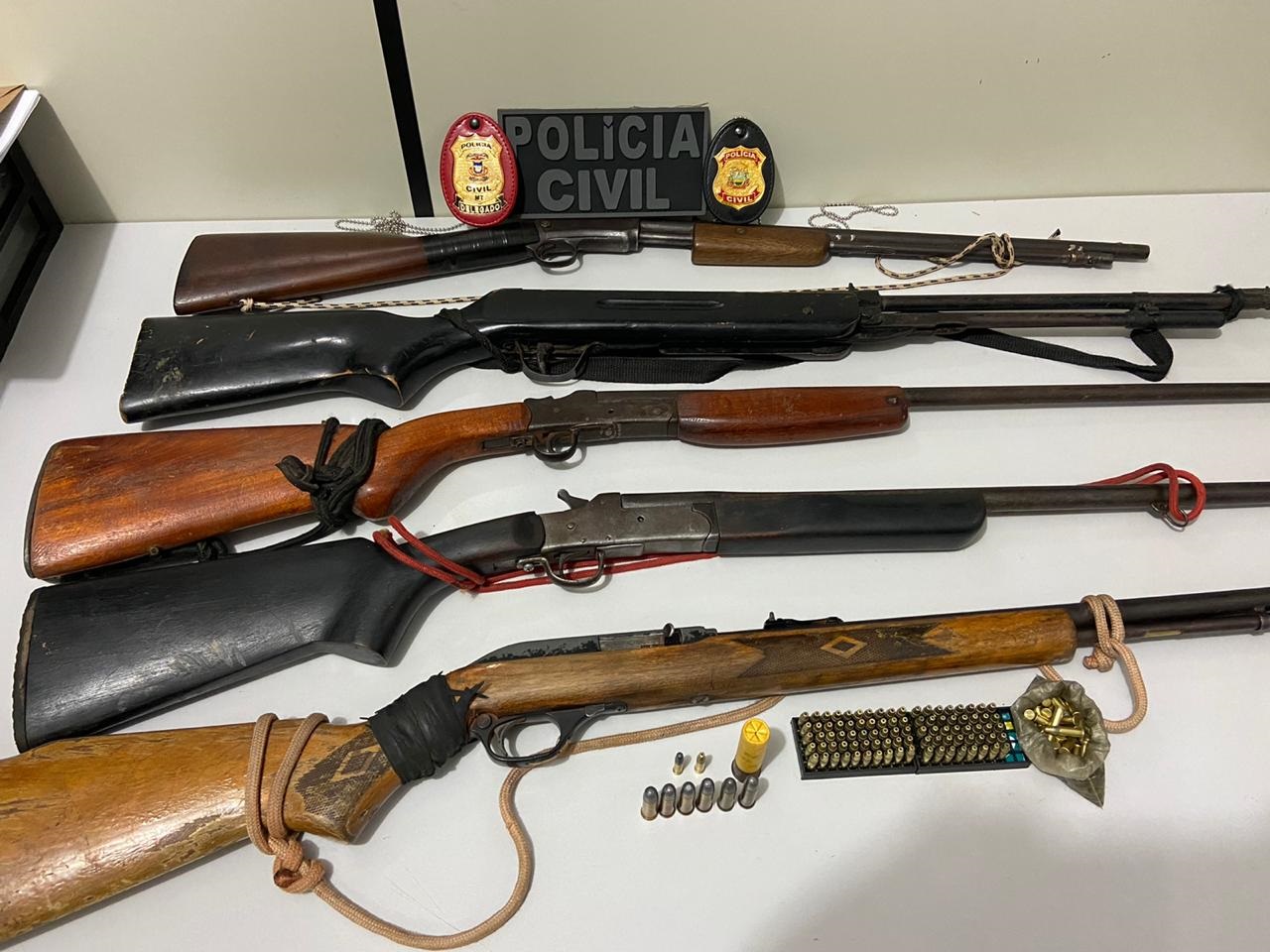 Polícia Civil apreende armas de fogo e prende três envolvidos em homicídio em Pontes e Lacerda