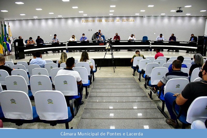 Durante reunião, vereadores mudam o horário das Sessões Ordinárias