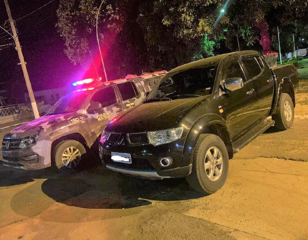 Homem é detido quando tentava levar caminhonete roubada à Bolívia