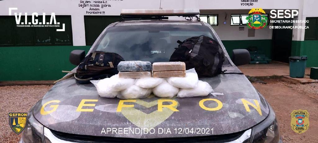 Gefron e PJC prendem dois suspeitos com 4 kg de cocaína e 7kg de ácido bórico