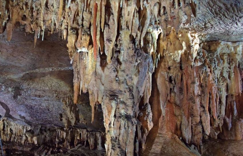 MT tem mais de 140 cavernas e a maior delas está em Curvelândia
