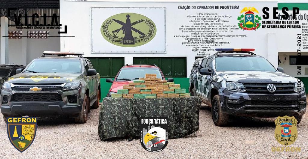 Gefron apreende 47 kg de cocaína, 3 veículos e prende 6 pessoas