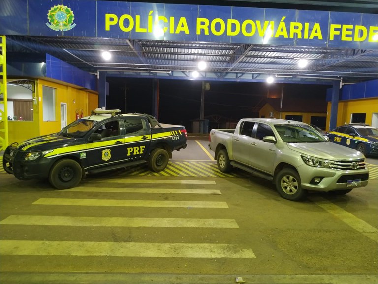 Forças Policiais interceptam caminhonete que seria levada para a Bolívia em Pontes e Lacerda