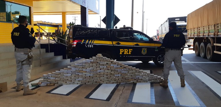 PRF apreende grande quantidade de cocaína