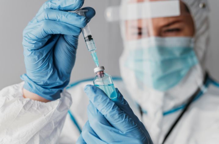 Nova remessa de vacina com 101,7 mil doses da Pfizer chegam em MT nesta quarta-feira