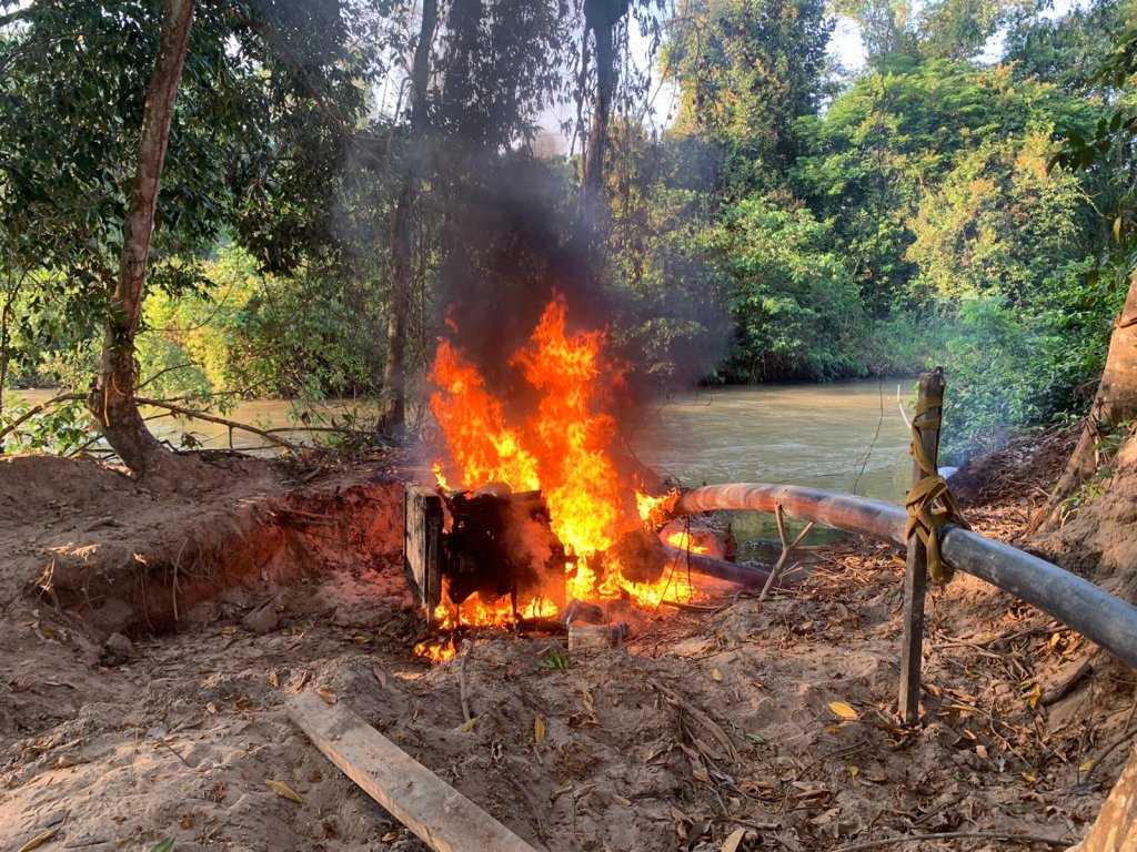 PF destrói máquinas e acampamentos em garimpos na região de Pontes e Lacerda; veja imagens