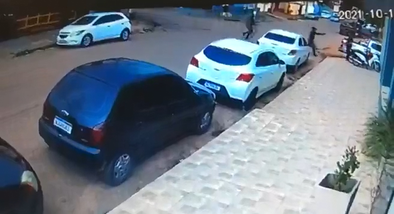 Em São José dos Quatro Marcos, câmera mostra momento em que advogado é morto por criminosos