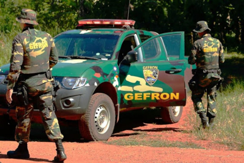 Corolla é apreendido pelo Gefron na BR 174