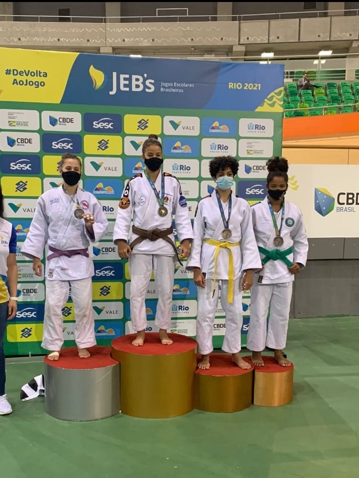 Aluna de projeto desenvolvido em Pontes e Lacerda conquista medalha em campeonato no Rio de Janeiro