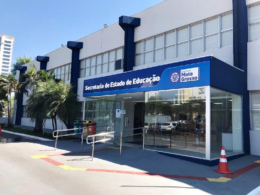 Seduc abre processo seletivo com salário de até R$ 4,4 mil