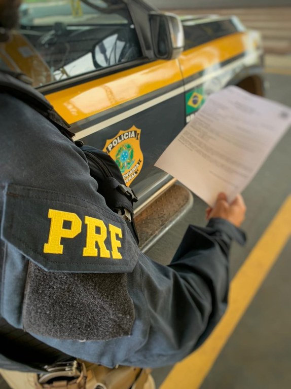Homem com mandado de prisão é preso pela PRF em Pontes e Lacerda