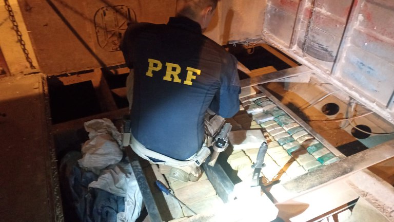 PRF apreende 140 kg de cocaína