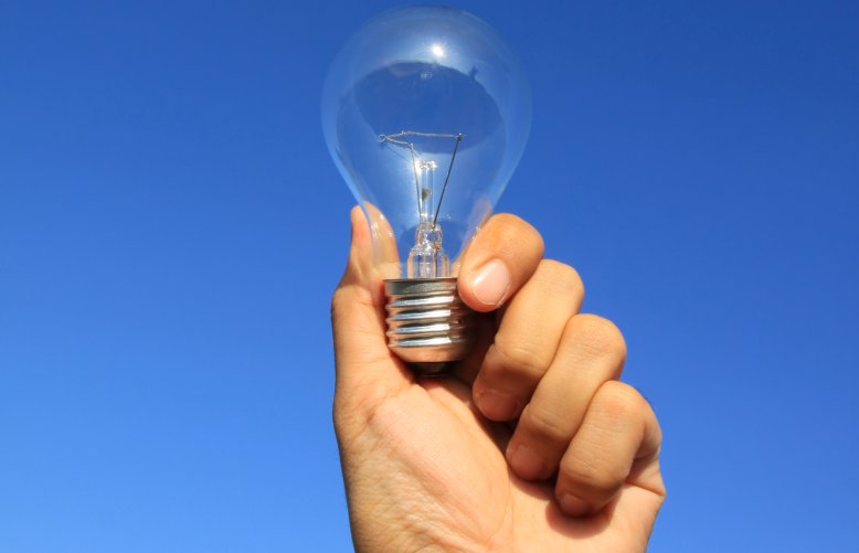Conta de luz fica mais barata pela primeira vez em nove meses￼