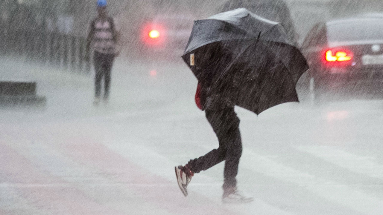 Chuva alivia ar seco e 14 cidades de MT têm alerta de temporal