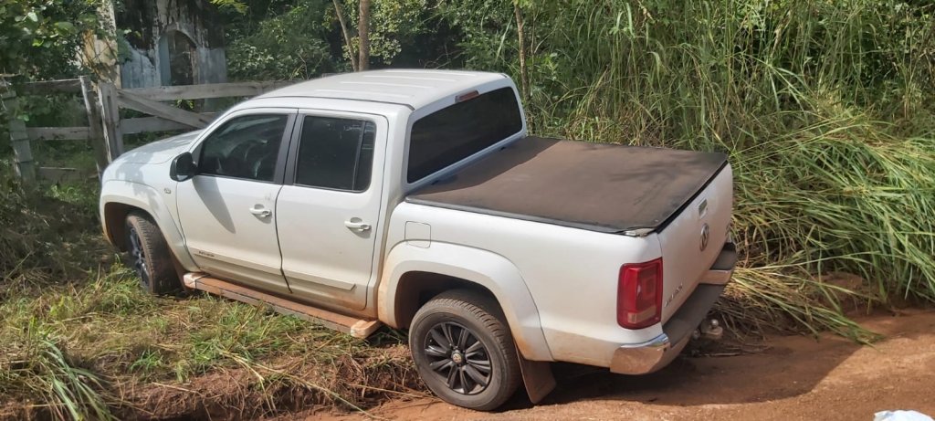 Pai e filho são sequestrados e têm Amarok roubada