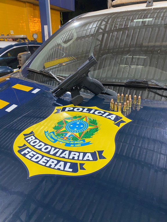 PRF apreende arma sendo transportada de forma ilegal em Pontes e Lacerda