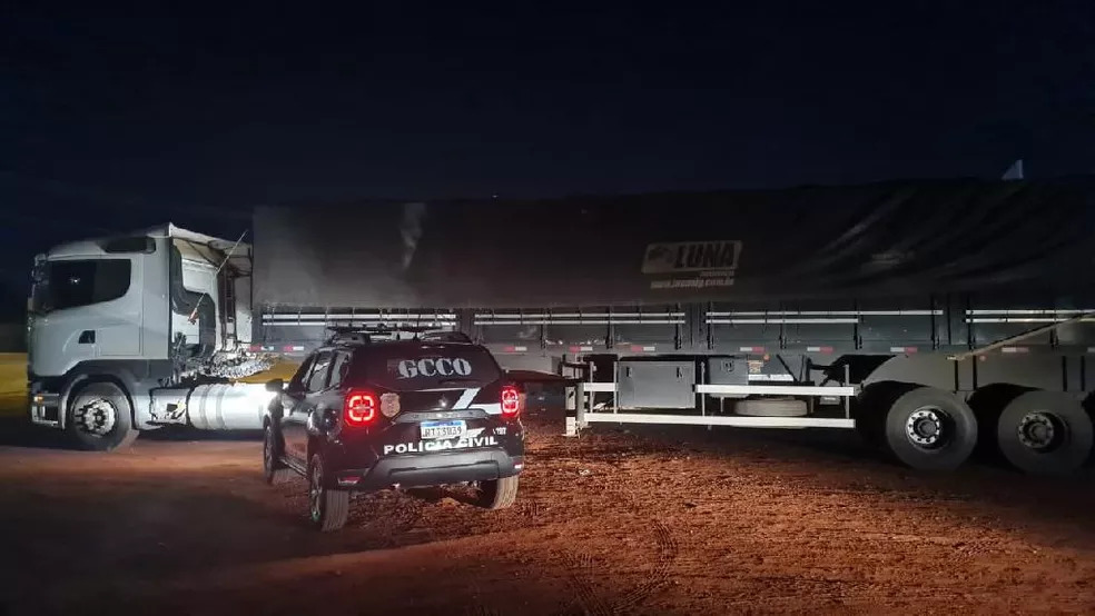 Carreta é roubada com carga de 39 toneladas de sal em rodovia de MT