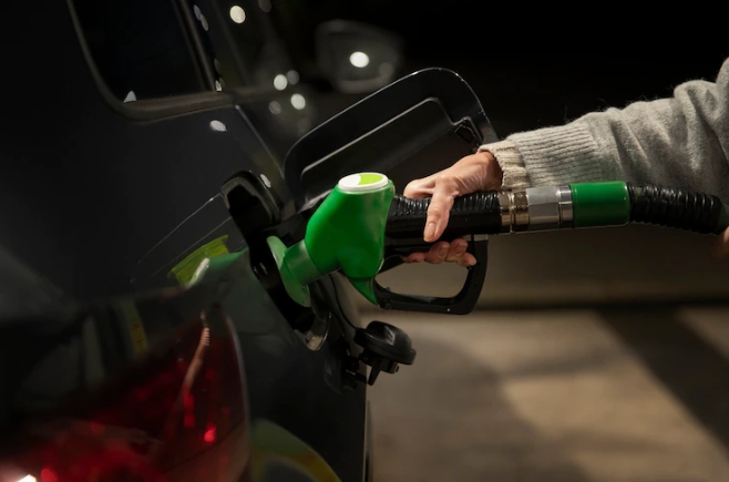 Petrobras anuncia redução de R$ 0,18 no litro da gasolina distribuída