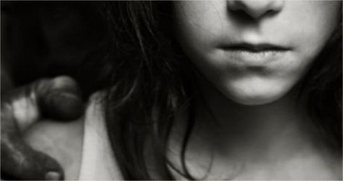 Menina de 12 anos é estuprada por vizinho; vítima gravou áudio para relatar o abuso