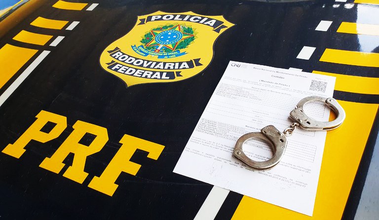 Homem com mandado de prisão é detido pela PRF em Pontes e Lacerda