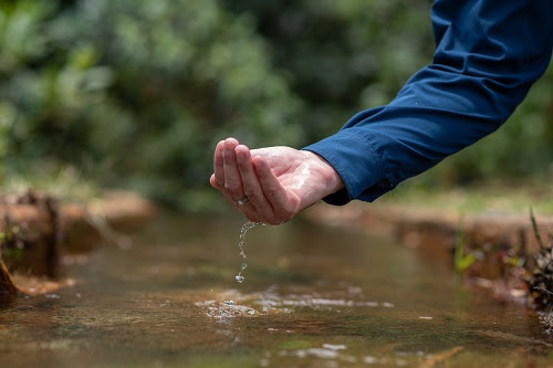 Concessionária faz alerta sobre ligações clandestinas de águas da chuva na rede de esgoto