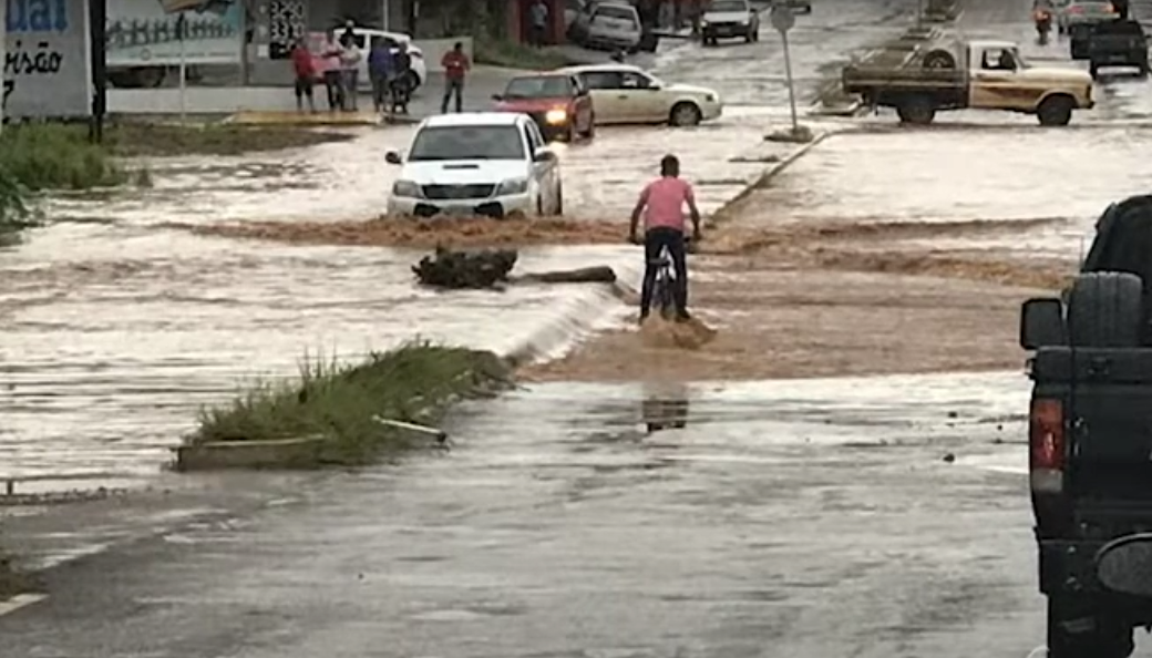 Tempestade deve atingir várias cidades de MT, incluindo Pontes e Lacerda com riscos de raios, segundo instituto