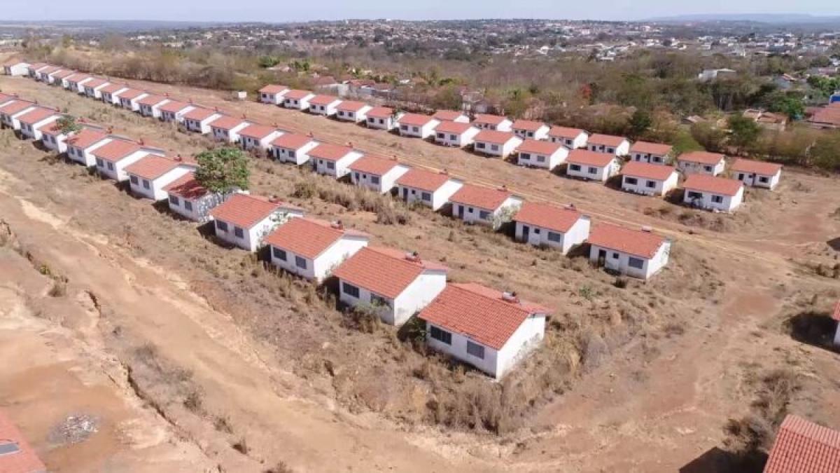 Fávaro anuncia retomada de obras de 1,4 mil moradias em cidade de MT