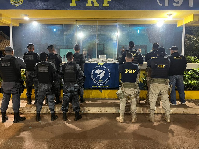 Em Barra Do Garças-MT, PRF encontra cocaína escondida em veículo