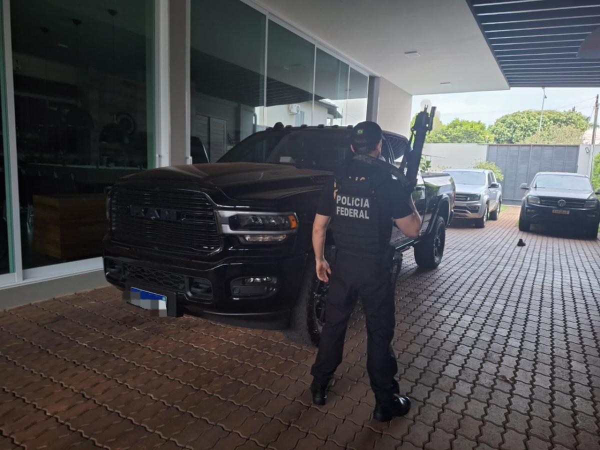 PF desarticula grupo envolvido com tráfico internacional e bloqueia R$ 40 milhões