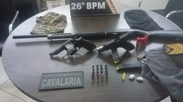 Três são presos e um adolescente apreendido suspeitos de manter homem refém em MT