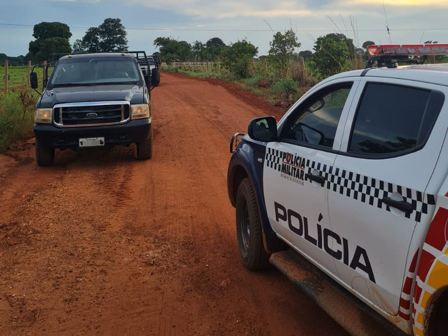  Polícia Militar recupera em Cocalinho caminhonete furtada em Goiás e prende suspeito