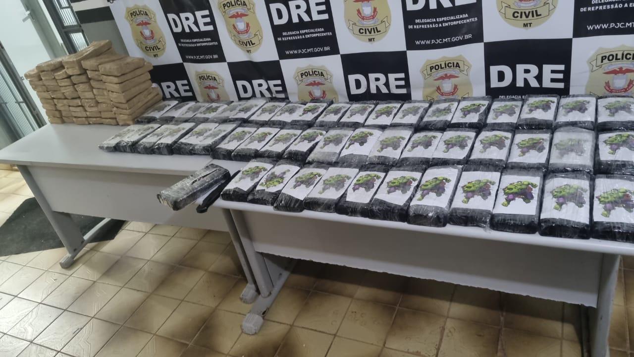  Polícia Civil apreende 100 tabletes de cocaína transportados em caminhão de carga