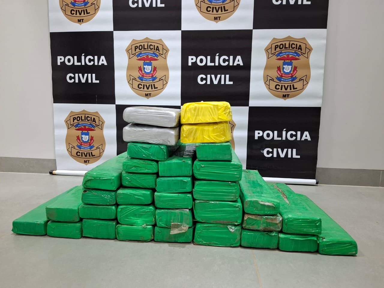 Polícia Civil apreende 32 quilos de drogas