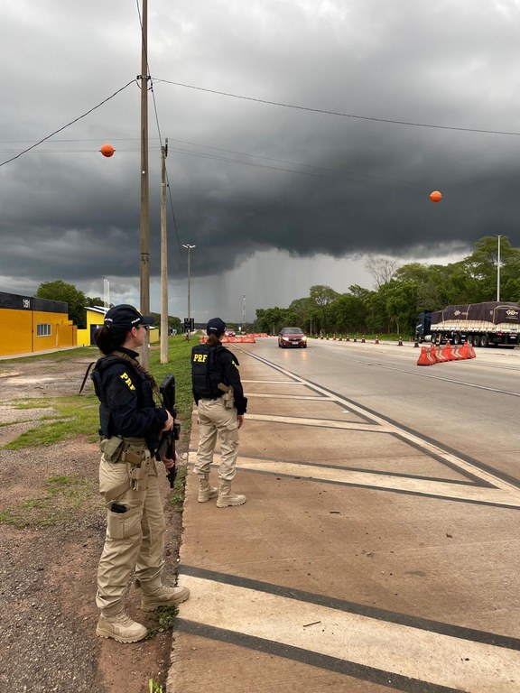 PRF Intensifica fiscalizações na BR-174 e realiza prisões e apreensões por crimes ambientais, armas e ouro sem origem