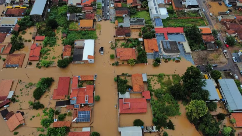 RIO BRANCO E SALTO DO CÉU: Governo anuncia reconstrução de casas e pontes em municípios atingidos por enchentes