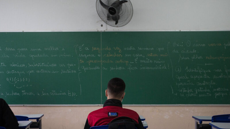 Só 1 em cada 3 salas de aula públicas do Brasil é climatizada