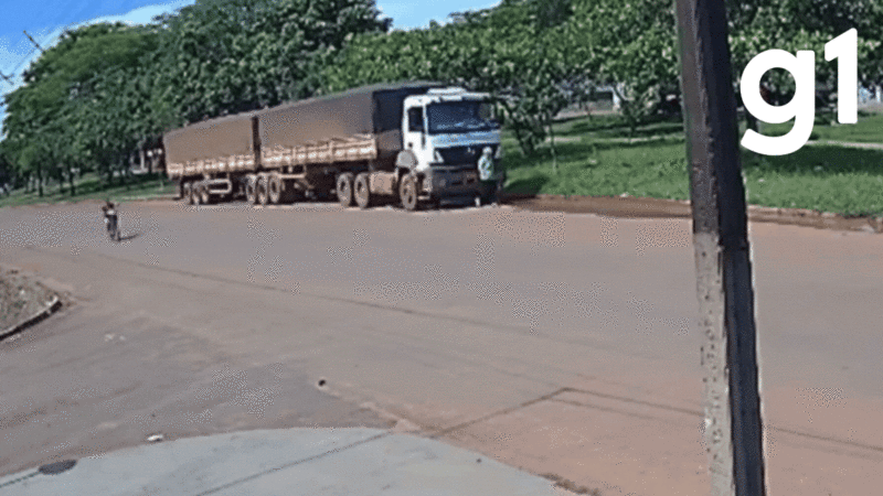 VÍDEO: idosa sobrevive após ser derrubada e atropelada por carreta em MT