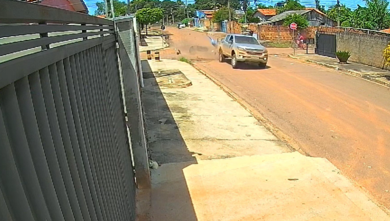 Motociclista fica ferido em acidente com caminhonete na Vila Guaporé em Pontes e Lacerda