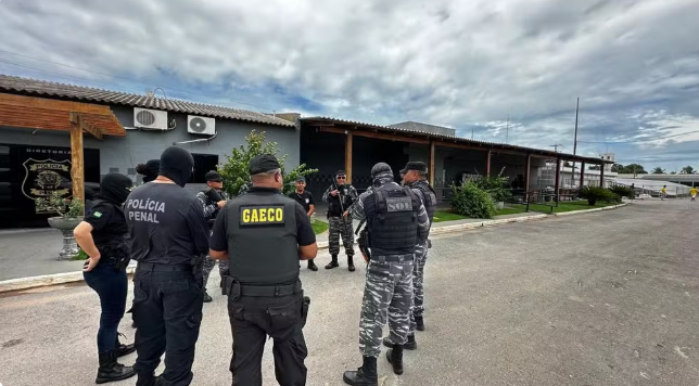 Gaeco cumpre mandados contra presos suspeitos de ordenar crimes de dentro da maior penitenciária de MT