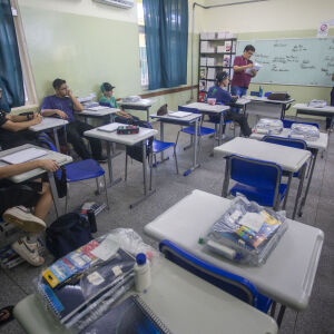 União vai ajudar o Estado e prefeituras com R$ 326 milhões para pagar professores