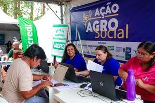 Moradores de áreas rurais tiraram documentos e fizeram “check-up” em ação social