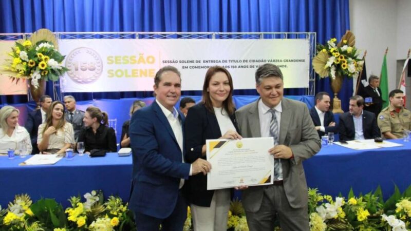 “Somos gigantes e vamos crescer ainda mais”, afirma Flávia Moretti em sessão solene da Câmara