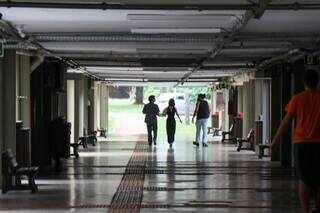 Estrangeiros podem se candidatar para bolsas de estudo do governo federal